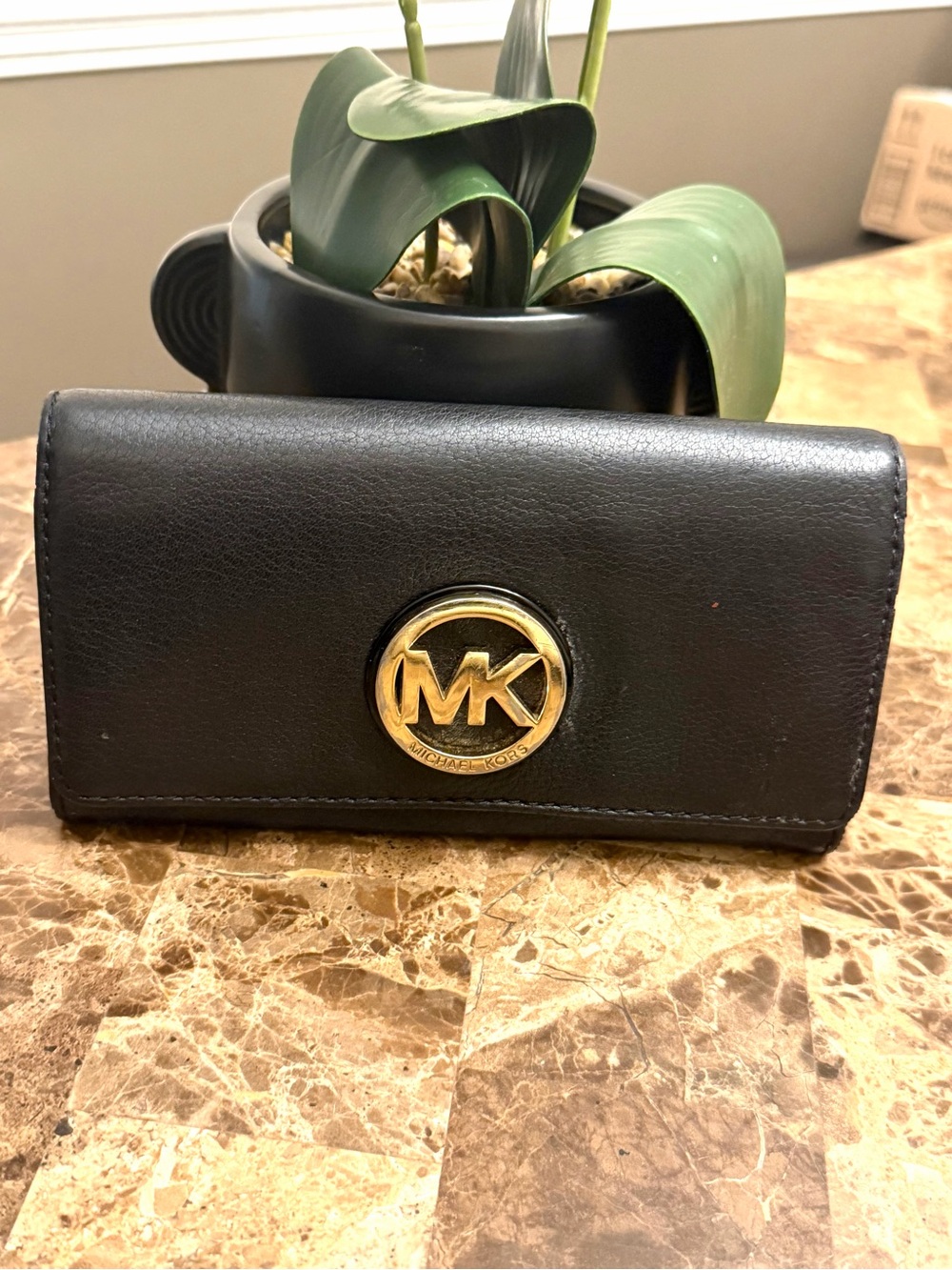 GUC Michael Kors Fulton Black Leather Flap CONTINENTAL Wallet